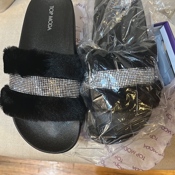 Top Moda Rhinestone slipper - Picture 3 of 6